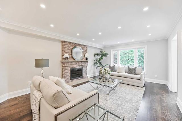 37 Turnberry Cres, House detached with 5 bedrooms, 5 bathrooms and 5 parking in Markham ON | Image 6