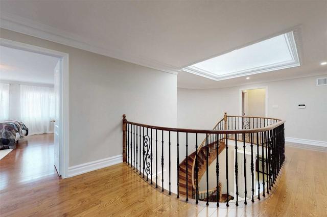 8 Vandermeer Dr, House detached with 4 bedrooms, 7 bathrooms and 12 parking in Markham ON | Image 11