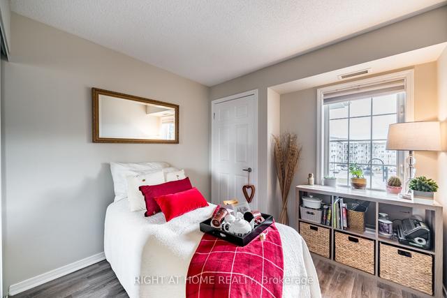 310 - 55 Shipway Ave, Condo with 2 bedrooms, 1 bathrooms and 1 parking in Clarington ON | Image 4