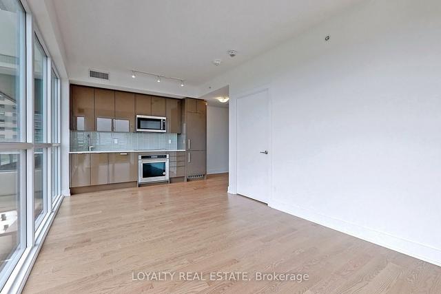 1002 - 181 Bedford Rd, Condo with 2 bedrooms, 2 bathrooms and 1 parking in Toronto ON | Image 3