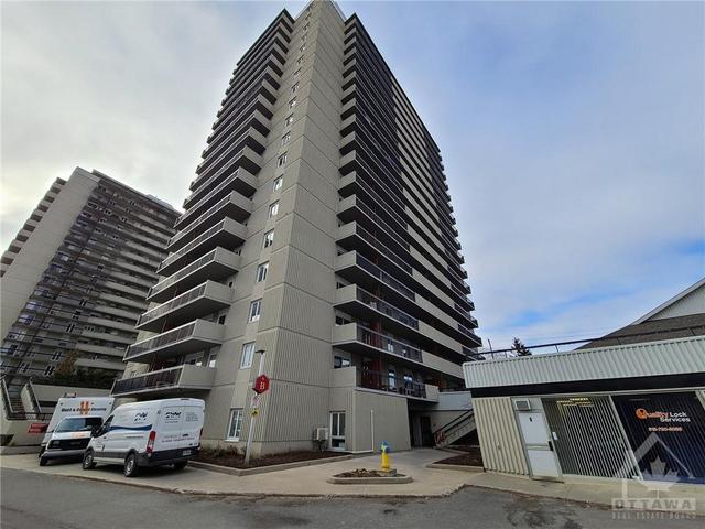 303 - 158 Mcarthur Avenue, Condo with 2 bedrooms, 1 bathrooms and 1 parking in Ottawa ON | Image 1
