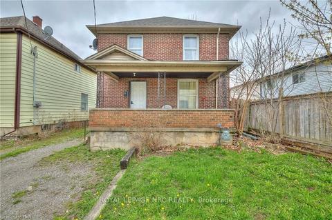 45 Pine St N, House detached with 3 bedrooms, 2 bathrooms and 3 parking in Thorold ON | Card Image