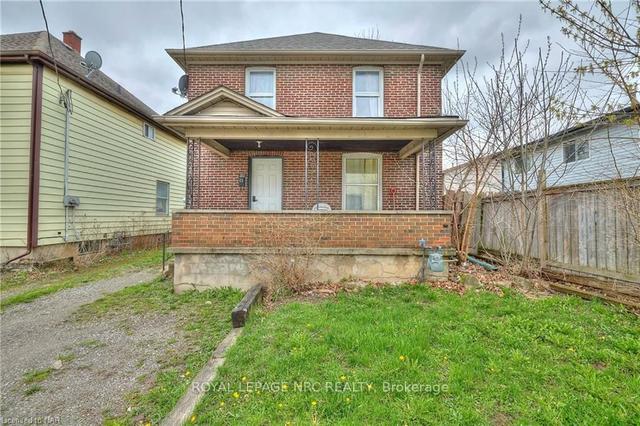 45 Pine St N, House detached with 3 bedrooms, 2 bathrooms and 3 parking in Thorold ON | Image 1