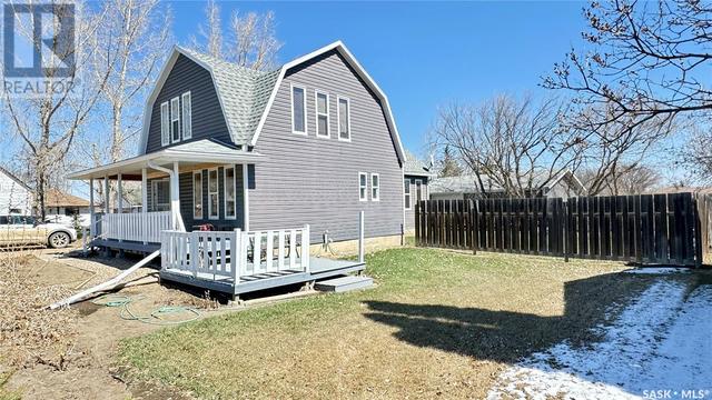 450 Macdonald Avenue, House detached with 3 bedrooms, 2 bathrooms and null parking in Craik SK | Image 5