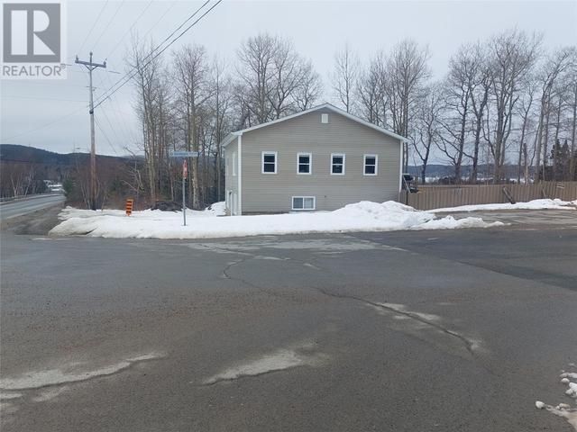 1 Riverside Street E, House other with 4 bedrooms, 2 bathrooms and null parking in Glovertown NL | Image 5