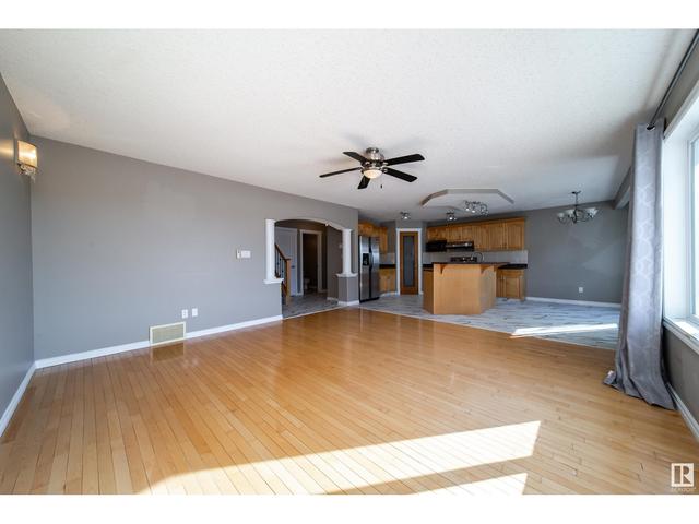 7915 3 Av Sw, House detached with 3 bedrooms, 3 bathrooms and null parking in Edmonton AB | Image 16