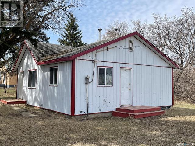 404 Front Street, House detached with 2 bedrooms, 1 bathrooms and null parking in Duck Lake SK | Image 1