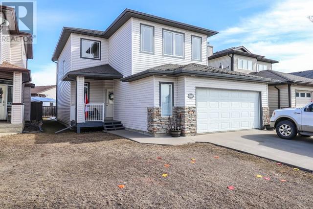 8922 Lakeland Drive, House detached with 3 bedrooms, 2 bathrooms and 4 parking in Grande Prairie AB | Card Image