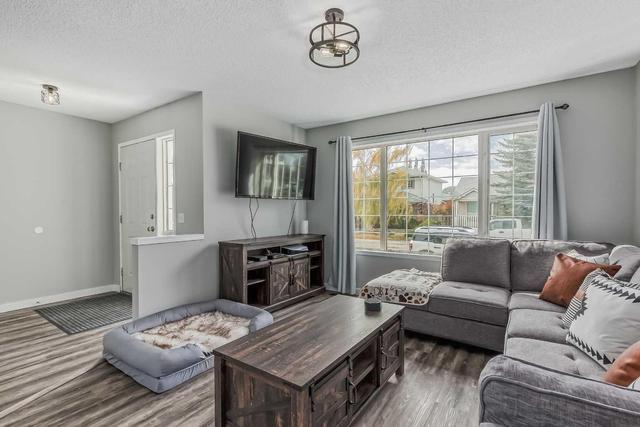 20 Woodside Circle Nw, House detached with 3 bedrooms, 2 bathrooms and 2 parking in Airdrie AB | Image 4