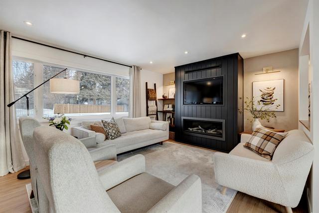 44 Governor Drive Sw, House detached with 4 bedrooms, 3 bathrooms and 3 parking in Calgary AB | Image 14