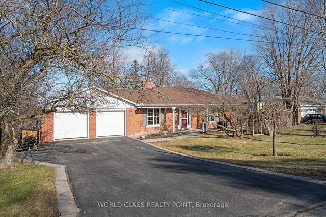 199 Ridgewood Rd, House detached with 3 bedrooms, 3 bathrooms and 8 parking in Toronto ON | Image 1