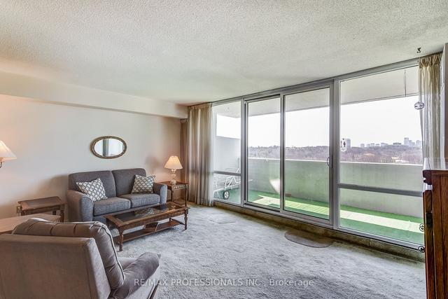 1313 - 250 Scarlett Rd, Condo with 2 bedrooms, 2 bathrooms and 1 parking in Toronto ON | Image 6