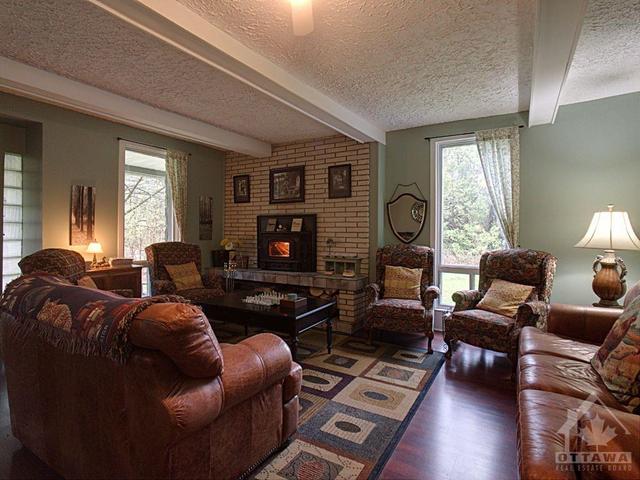2965 Concession 3 Road, House detached with 4 bedrooms, 5 bathrooms and 13 parking in Alfred and Plantagenet ON | Image 5