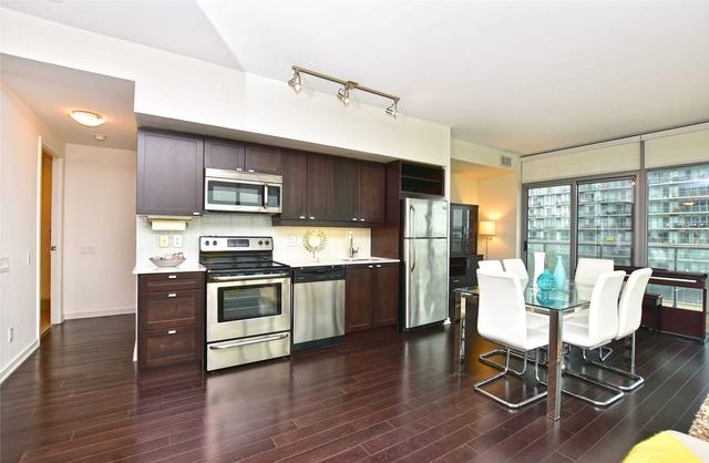502 - 105 The Queensway Ave, Condo with 2 bedrooms, 2 bathrooms and 1 parking in Toronto ON | Image 2