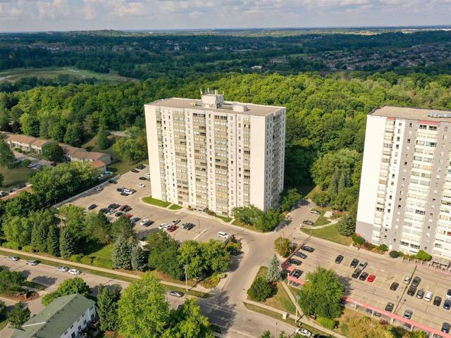 1610 - 35 Green Valley Dr, Condo with 2 bedrooms, 2 bathrooms and 1 parking in Kitchener ON | Image 2