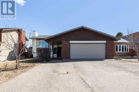 278 Berens Place, Fort Mcmurray, AB, T9K2C7 | Card Image
