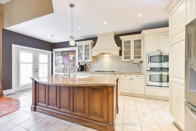 2258 Providence Rd, House detached with 3 bedrooms, 4 bathrooms and 6 parking in Oakville ON | Image 3