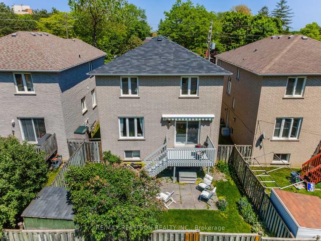 480 Kenneth Ave, House detached with 4 bedrooms, 4 bathrooms and 4 parking in Toronto ON | Image 32