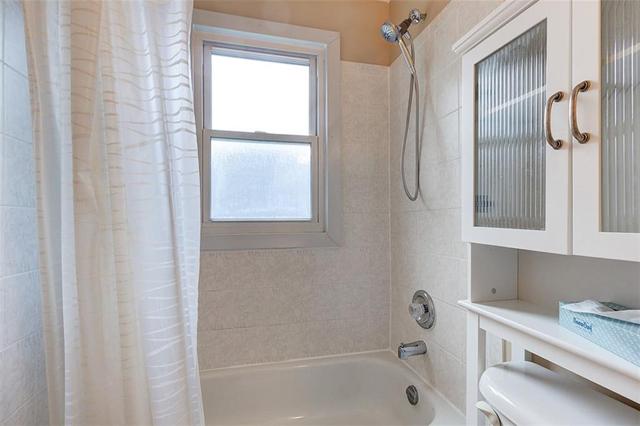 139 East 16th Street, House detached with 2 bedrooms, 1 bathrooms and 4 parking in Hamilton ON | Image 22