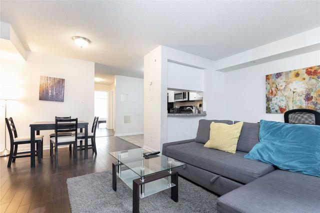th918 - 16 Laidlaw St, Townhouse with 2 bedrooms, 1 bathrooms and 0 parking in Toronto ON | Image 7