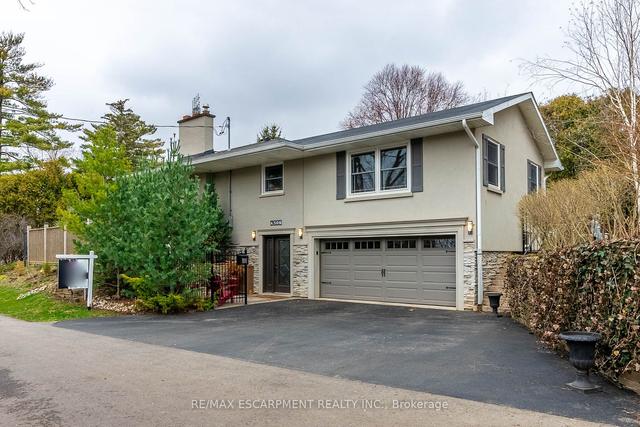 4306 Lakeshore Rd, House detached with 3 bedrooms, 3 bathrooms and 5 parking in Burlington ON | Image 1