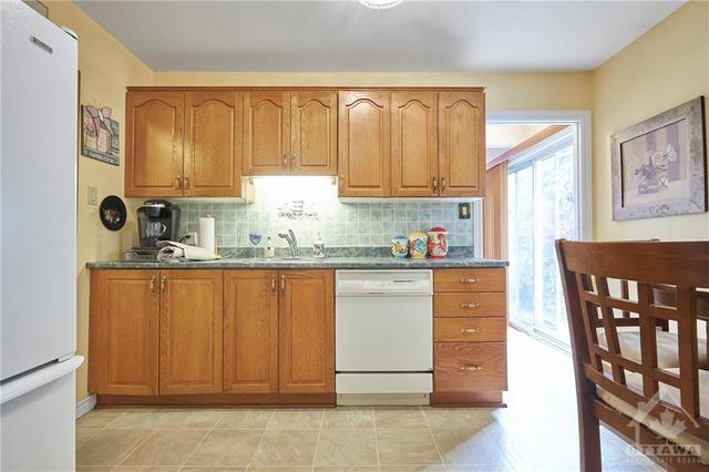 150 Paddock Way, House detached with 2 bedrooms, 2 bathrooms and 4 parking in Ottawa ON | Image 13