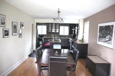 29 Emily Carr St, House detached with 4 bedrooms, 4 bathrooms and 4 parking in Markham ON | Image 2