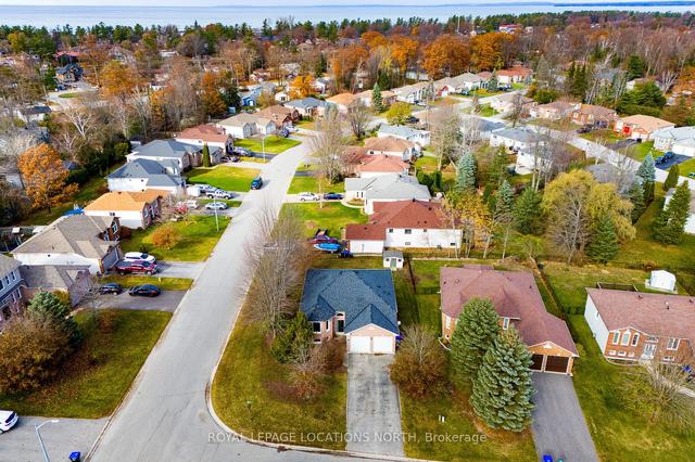 1 Acorn Cres, House detached with 2 bedrooms, 3 bathrooms and 6 parking in Wasaga Beach ON | Image 15