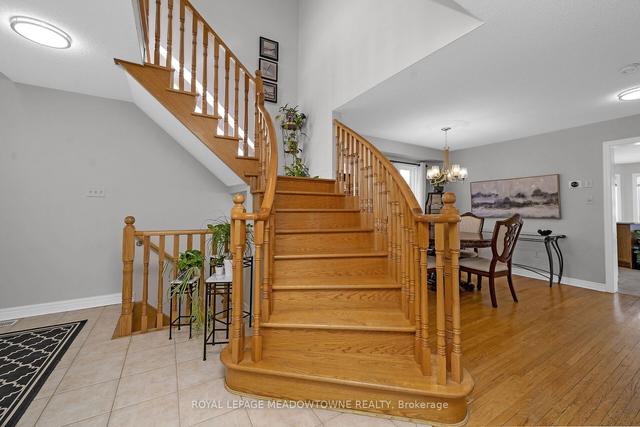 347 Ellwood Dr W, House detached with 4 bedrooms, 3 bathrooms and 5 parking in Caledon ON | Image 13