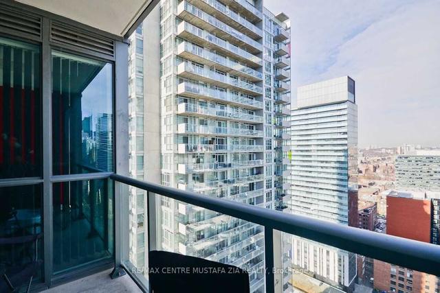 2501 - 88 Blue Jays Way, Condo with 1 bedrooms, 1 bathrooms and 0 parking in Toronto ON | Image 11
