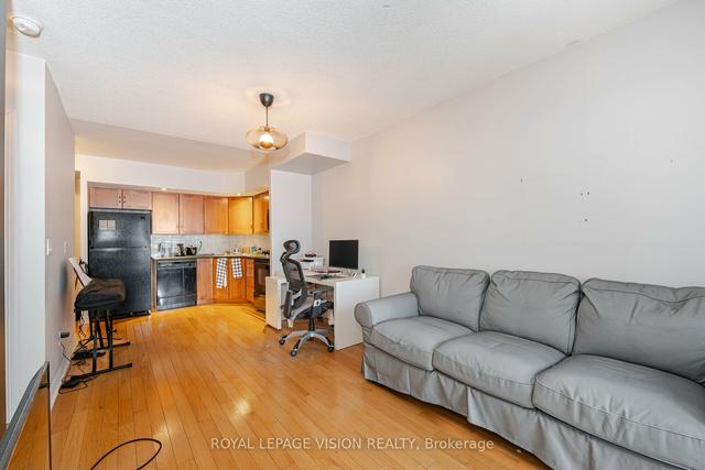 1726 - 250 Wellington St W, Condo with 1 bedrooms, 1 bathrooms and 1 parking in Toronto ON | Image 4