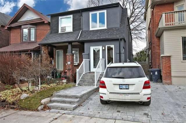 866 1/2 Carlaw Ave, House semidetached with 3 bedrooms, 3 bathrooms and null parking in Toronto ON | Image 1