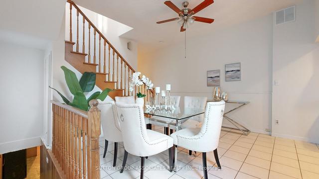 616 Delaware Ave N, House detached with 3 bedrooms, 2 bathrooms and 5 parking in Toronto ON | Image 2