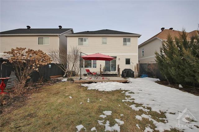 33 Calderwood Way, House detached with 4 bedrooms, 4 bathrooms and 6 parking in Ottawa ON | Image 26