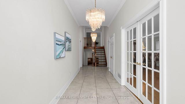 74 Massey St, House detached with 4 bedrooms, 4 bathrooms and 5 parking in Brampton ON | Image 2