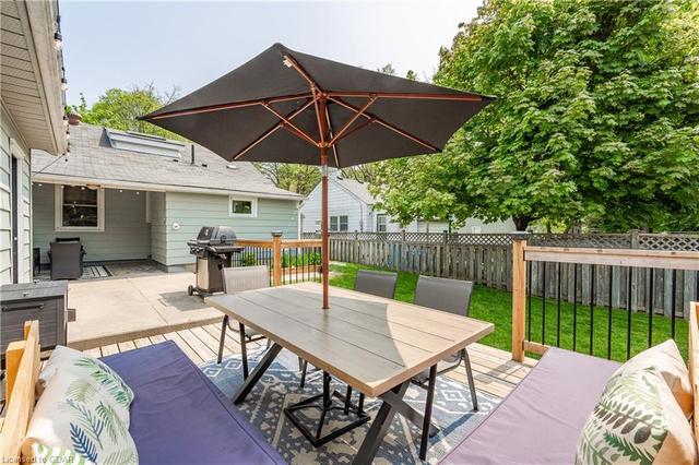 12 Merritt Boulevard, House detached with 2 bedrooms, 1 bathrooms and null parking in Guelph ON | Image 3