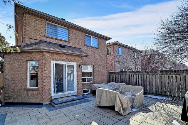 77 Jordanray Blvd, House detached with 4 bedrooms, 4 bathrooms and 6 parking in Newmarket ON | Image 32