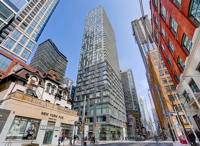 2111 - 101 Peter St, Condo with 2 bedrooms, 2 bathrooms and 0 parking in Toronto ON | Image 1