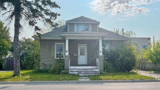 19 Flindall St, House detached with 3 bedrooms, 3 bathrooms and 3 parking in Quinte West ON | Image 1