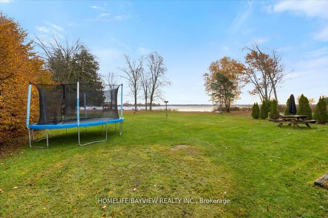 206 Lakeshore Dr E, House detached with 3 bedrooms, 1 bathrooms and 6 parking in Kawartha Lakes ON | Image 40