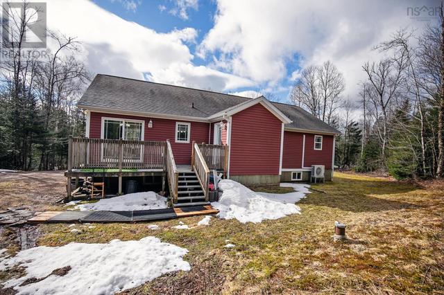 17980 Highway 2, House detached with 3 bedrooms, 2 bathrooms and null parking in Cumberland, Subd. B NS | Image 9