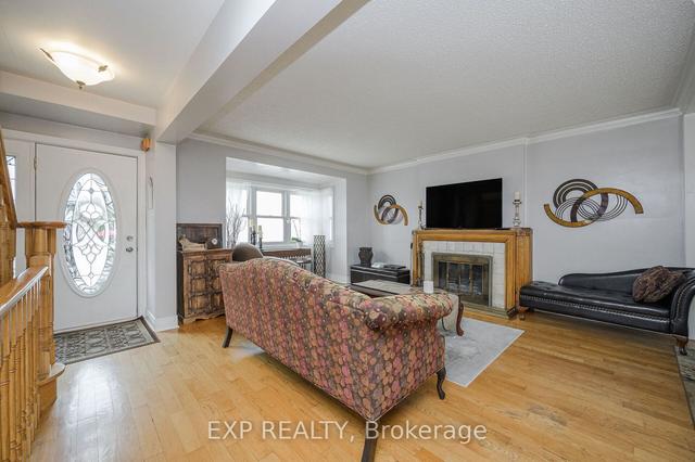 497 Donlands Ave, House detached with 3 bedrooms, 2 bathrooms and 3 parking in Toronto ON | Image 37