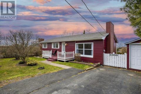 13 Cross Road, House detached with 3 bedrooms, 1 bathrooms and null parking in Halifax NS | Card Image