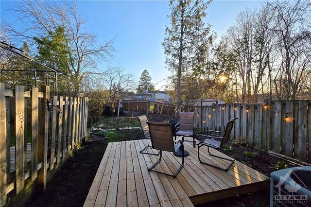 1462 Bryson Lane, Townhouse with 3 bedrooms, 3 bathrooms and 2 parking in Ottawa ON | Image 25