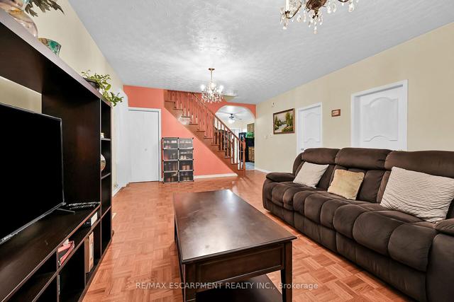 35 Smith Ave, House detached with 4 bedrooms, 3 bathrooms and 4 parking in Hamilton ON | Image 37