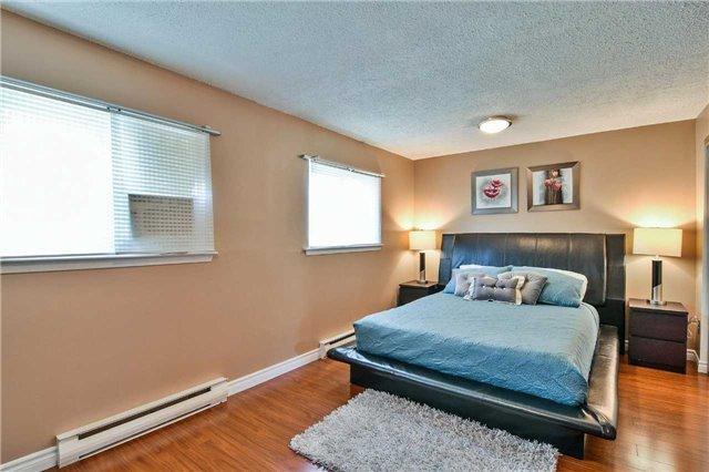 23 Briar Path, Townhouse with 3 bedrooms, 2 bathrooms and 1 parking in Brampton ON | Image 12