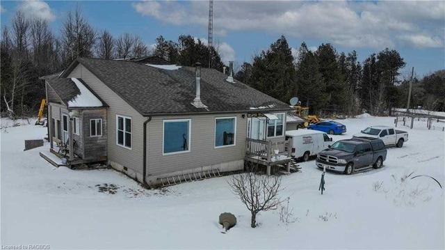 240 Little Pike Bay, House detached with 3 bedrooms, 2 bathrooms and 5 parking in Northern Bruce Peninsula ON | Image 2