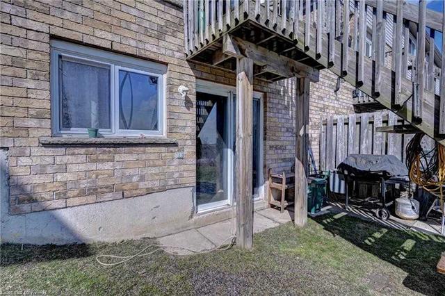 212 Red Clover Crt, House attached with 3 bedrooms, 2 bathrooms and 2 parking in Kitchener ON | Image 8