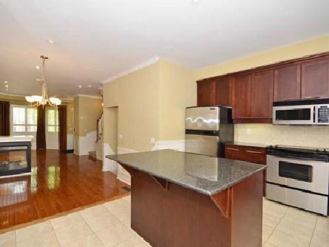 th - 27 Earl St, Townhouse with 3 bedrooms, 3 bathrooms and 1 parking in Toronto ON | Image 5
