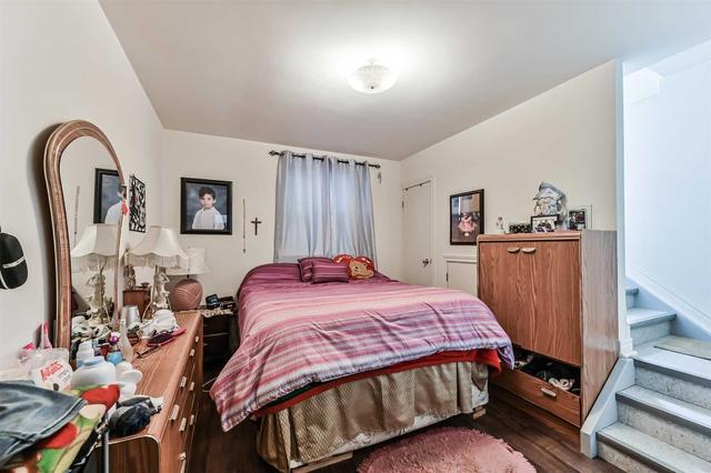167 Rustic Rd, House detached with 2 bedrooms, 2 bathrooms and 4 parking in Toronto ON | Image 11